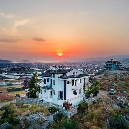 Villarge-hayallerin Oetesinde Bir Tatil Deneyimi-huzurlu Rahat Ve Manzarali